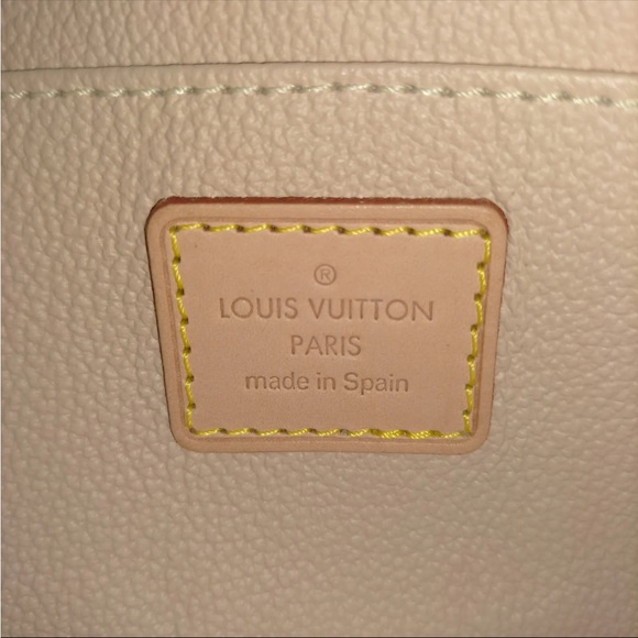 Louis Vuitton cosmetic pochette - Picture 7 of 9